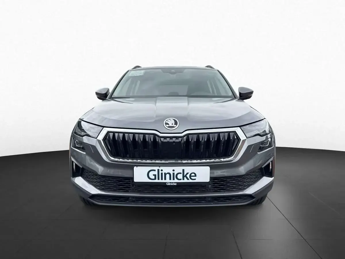 Neu Skoda Karoq Selection 150 PS (110 kW) 2026 Graphitegrau metallic SUV