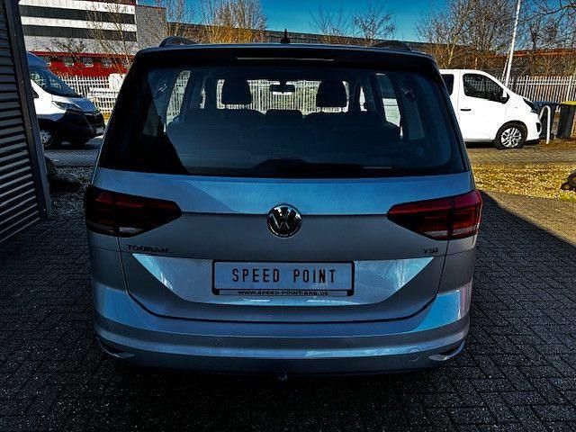 Gebraucht VW Touran 160 PS (117 kW) 2017 Silber Van / Kleinbus