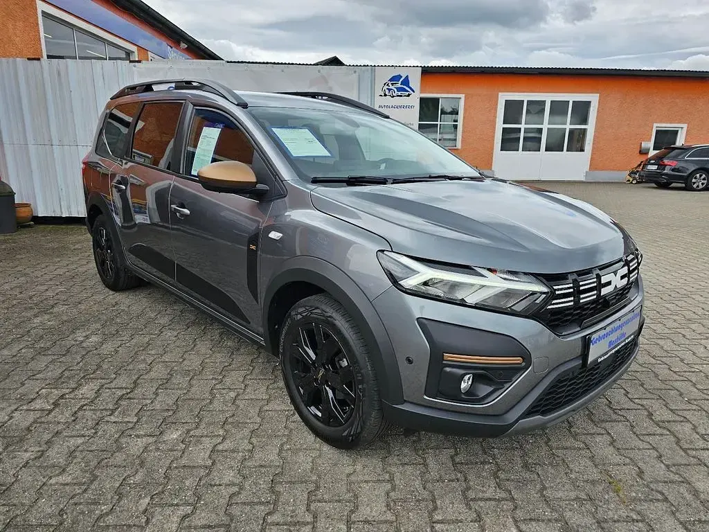 Gebraucht Dacia Jogger Extreme 101 PS (74 kW) 2023 Grau Van / Kleinbus