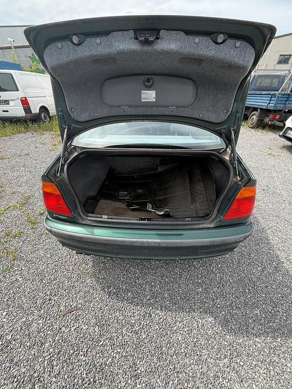 Gebraucht BMW 323 169 PS (124 kW) 1999 Grün Limousine