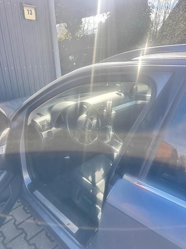 Gebraucht Audi A4 S-Line 140 PS (102 kW) 2005 Blau Kombi