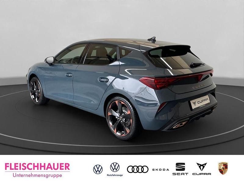 Neu Cupra Leon 204 PS (150 kW) 2026 Blau Limousine