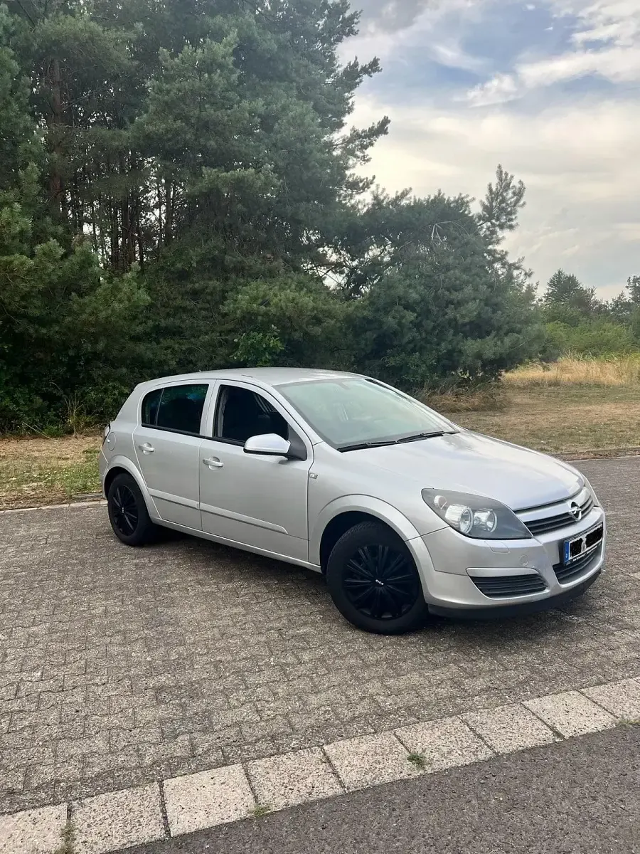 Gebraucht Opel Astra 105 PS (77 kW) 2005 Grau Limousine