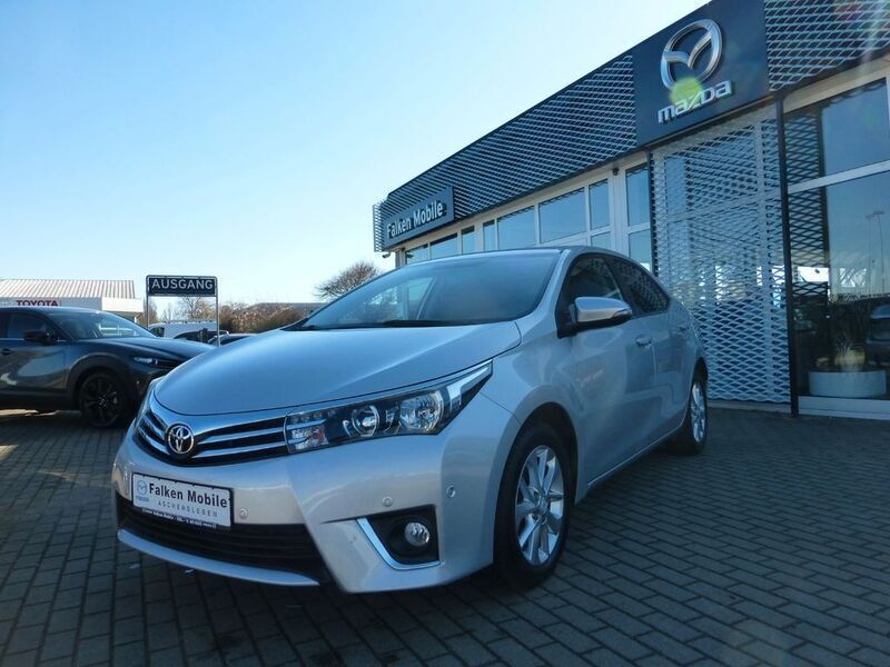 Silber Gebraucht 2014 Toyota Corolla Edition Limousine | 11.990 € (Fairer Preis) - Bild 1/4