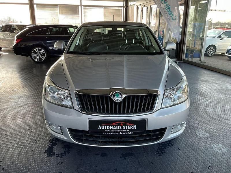 Gebraucht Skoda Octavia Elegance 122 PS (89 kW) 2012 Silber Limousine