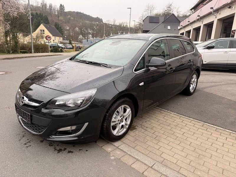 Gebraucht Opel Astra Exklusiv 140 PS (102 kW) 2014 Schwarz Kombi