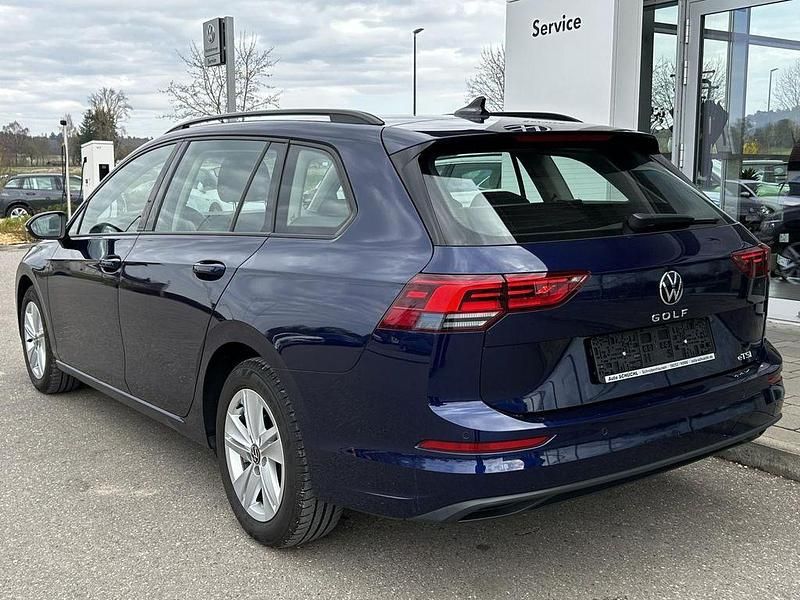 Gebraucht VW Golf VIII Active 131 PS (96 kW) 2023 Blau Kombi