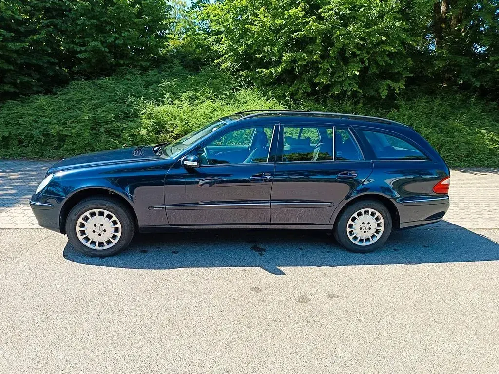 Gebraucht Mercedes E240 Elegance 177 PS (130 kW) 2002 Blau Limousine