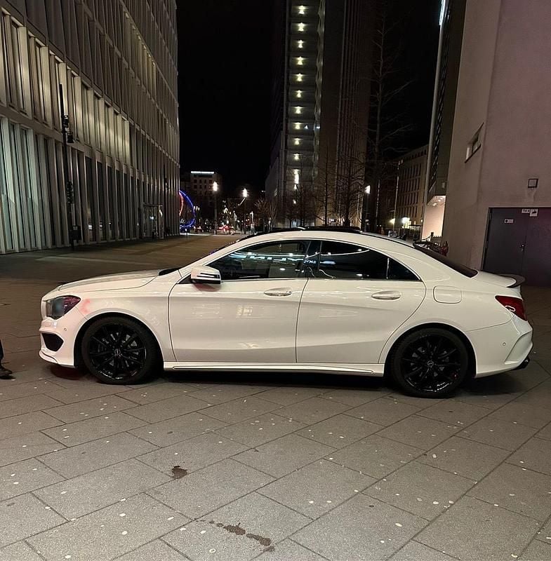 Gebraucht Mercedes CLA250 AMG line 211 PS (155 kW) 2015 Weiß Limousine