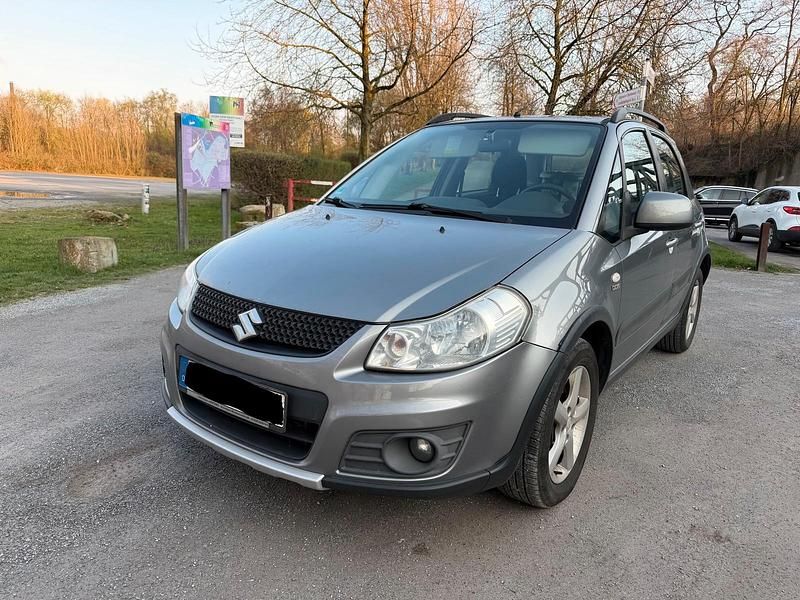 Gebraucht Suzuki SX4 135 PS (99 kW) 2010 Silber SUV