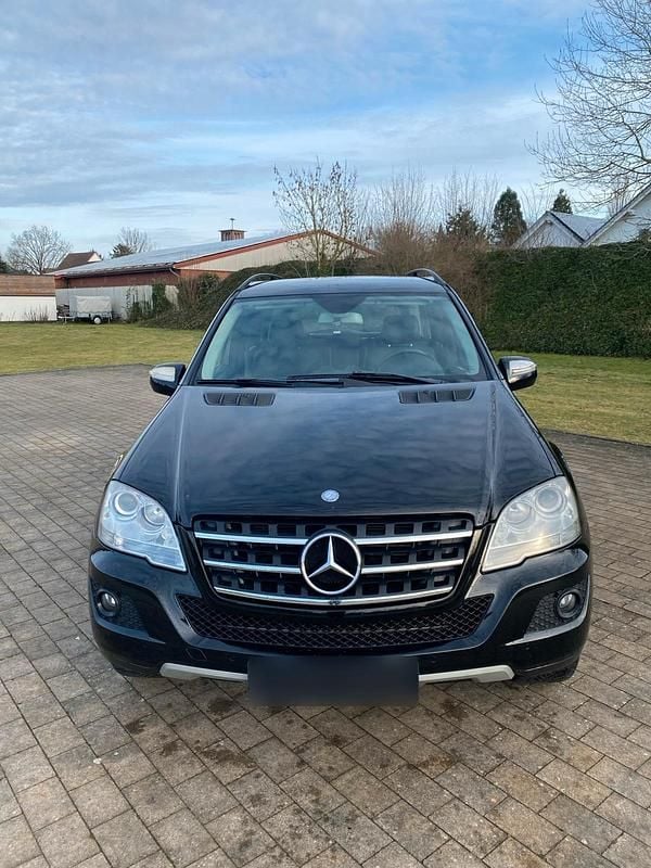 Gebraucht Mercedes ML320 220 PS (161 kW) 2009 Schwarz SUV