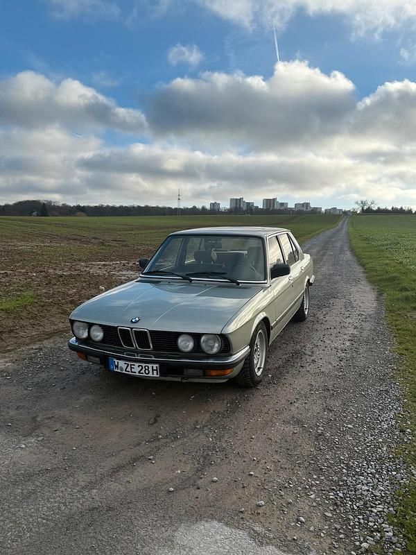 Gebraucht BMW 528 184 PS (135 kW) 1983 Grün Limousine