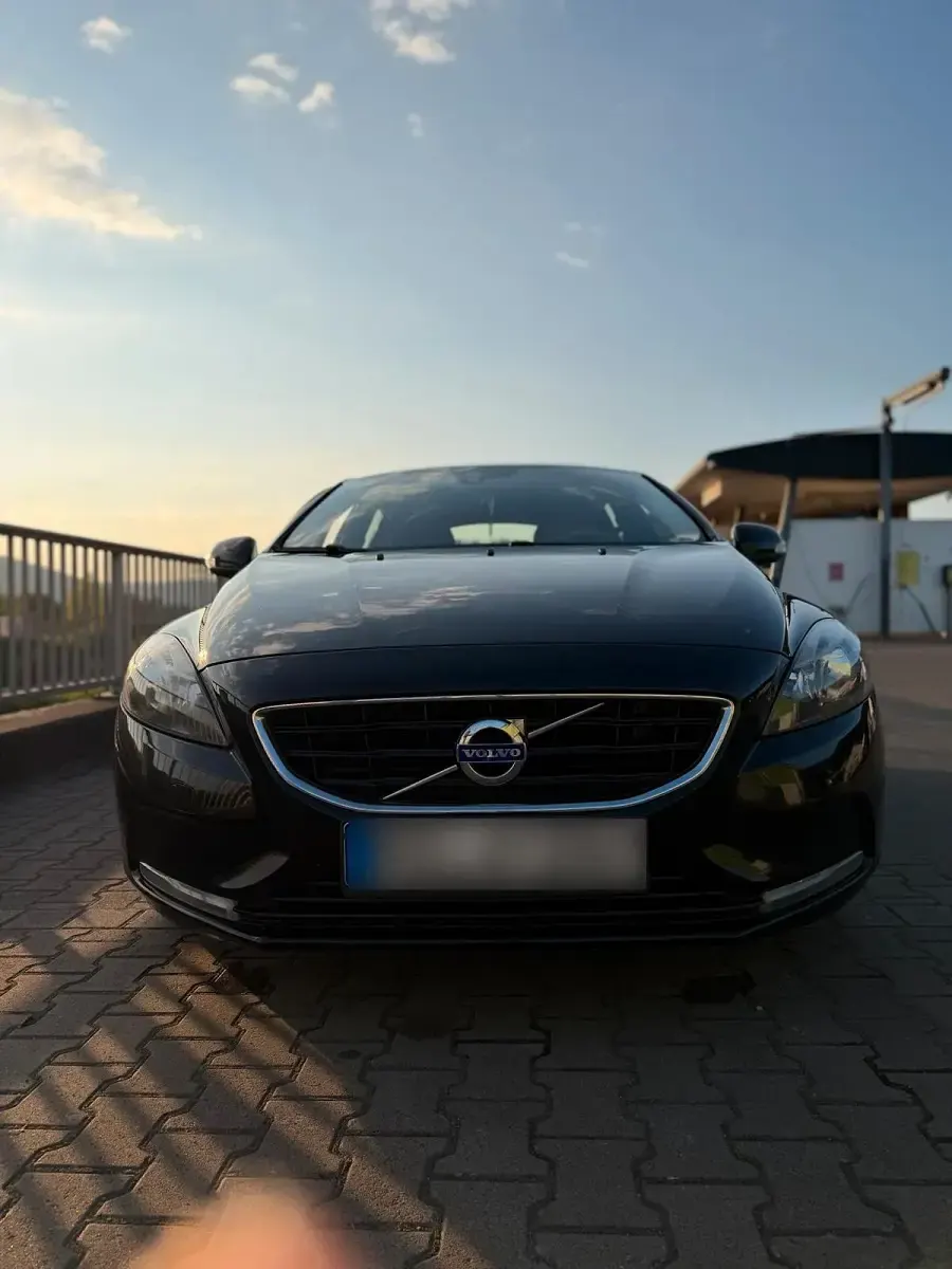Gebraucht Volvo V40 120 PS (88 kW) 2014 Schwarz Kombi