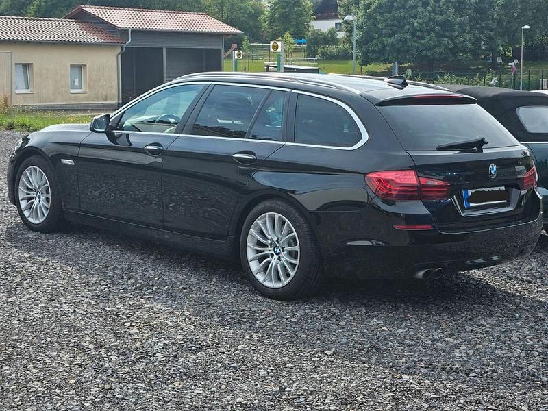 Gebraucht BMW 528 Sport Line 245 PS (180 kW) 2012 Schwarz Kombi