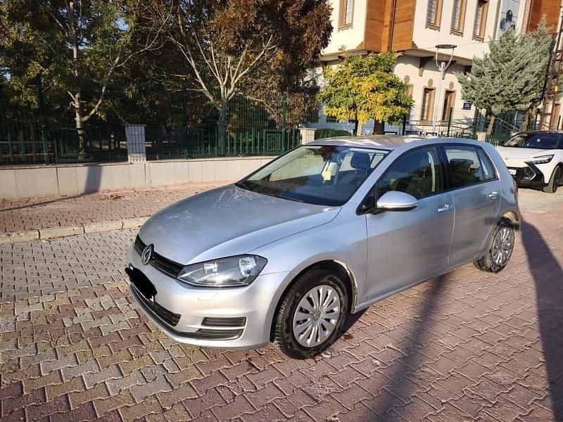 Silber Gebraucht 2014 VW Golf VII Comfortline Kleinwagen | 8.000 € (Superpreis) - Bild 1/4