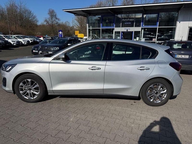Gebraucht Ford Focus Titanium 125 PS (91 kW) 2023 Silber Limousine