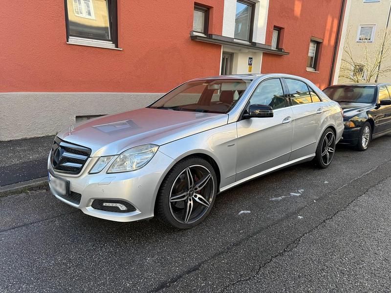 Usata Mercedes E350 231 CV (169 kW) 2009 Argento Berlina
