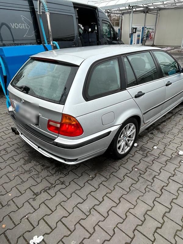 Gebraucht BMW 316 116 PS (85 kW) 2005 Grau Kombi