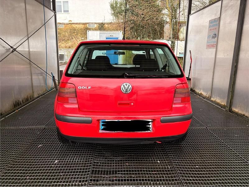 Gebraucht VW Golf IV 75 PS (55 kW) 2001 Rot Kleinwagen