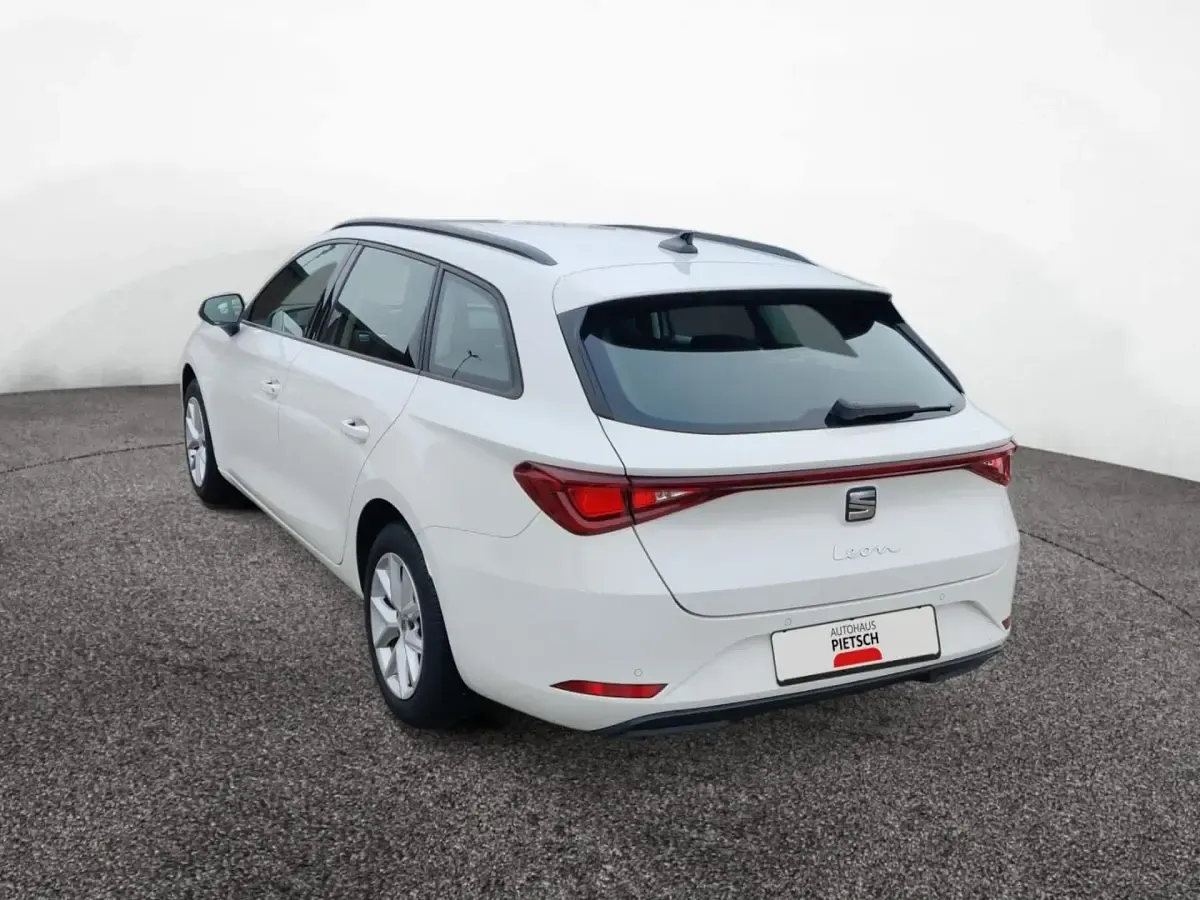 Gebraucht Seat Leon Style 150 PS (110 kW) 2023 Weiß Kombi