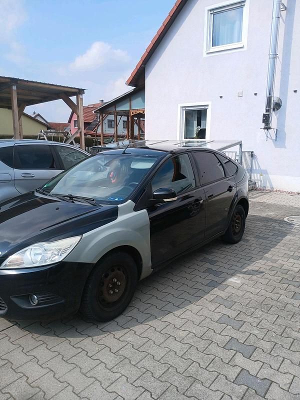 Gebraucht Ford Focus 100 PS (73 kW) 2008 Schwarz Limousine
