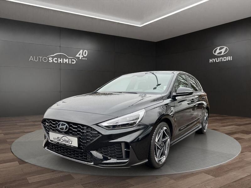 Abyss black / mic Gebraucht 2025 Hyundai i30 N Line Kombi | 27.490 € (Fairer Preis) - Bild 1/4