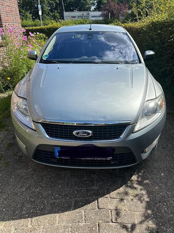 Grau Gebraucht 2008 Ford Mondeo Limousine | 2.700 € - Bild 1/4