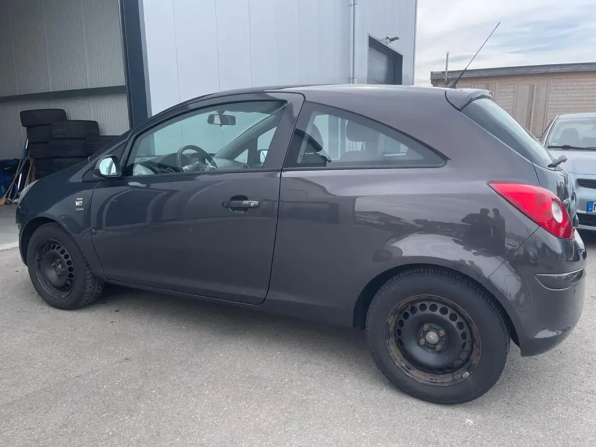 Gebraucht Opel Corsa Active 87 PS (63 kW) 2013 Grau Kleinwagen