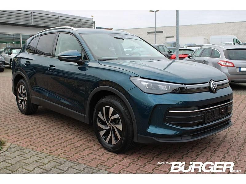 Gebraucht VW Tiguan 150 PS (110 kW) 2025 Blau SUV