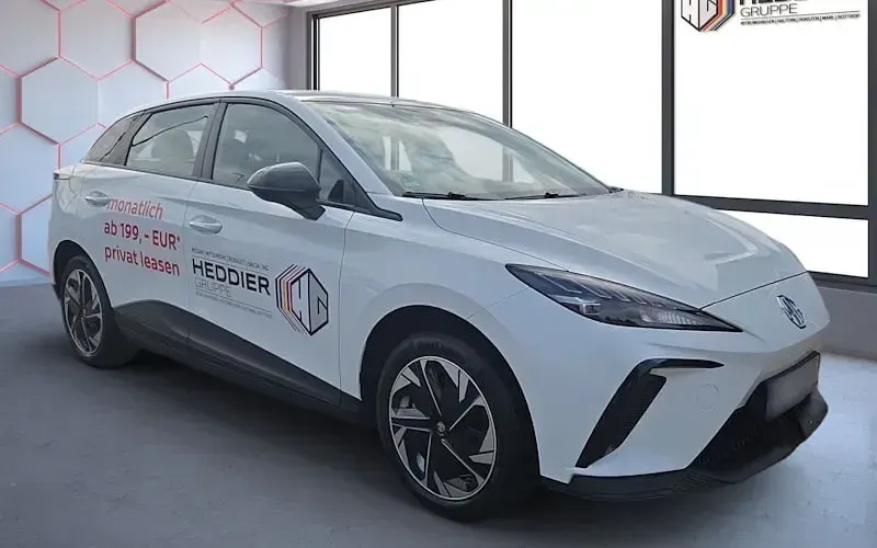 Second-hand MG MG4 EV 125 kW (170 CP) 2024 Alb Hatchback