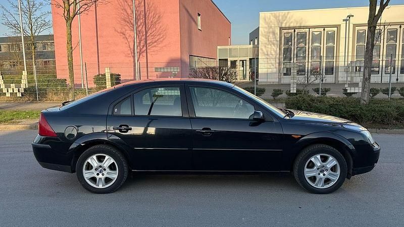 Gebraucht Ford Mondeo Ghia 145 PS (106 kW) 2002 Schwarz Limousine