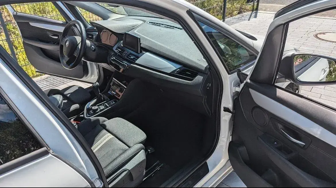 Gebraucht BMW 216 Advantage 109 PS (80 kW) 2019 Weiß Van / Kleinbus