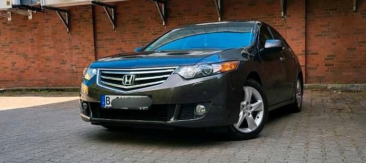 Grau Gebraucht 2009 Honda Accord Limousine | 8.700 € (Fairer Preis) - Bild 1/4