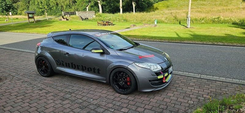 Silber Gebraucht 2011 Renault Mégane Coupé R.S. Coupé | 18.900 € - Bild 1/4