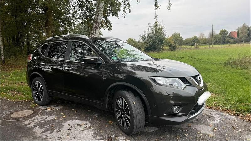 Grün Gebraucht 2016 Nissan X-Trail SUV | 15.500 € (Teuer) - Bild 1/4