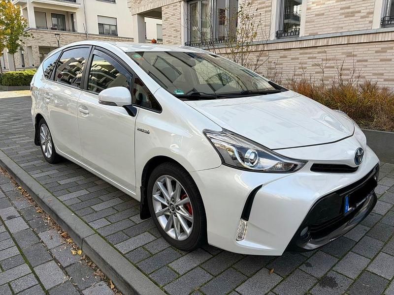 Weiß Gebraucht 2015 Toyota Prius+ Van / Kleinbus | 18.999 € (Fairer Preis) - Bild 1/4