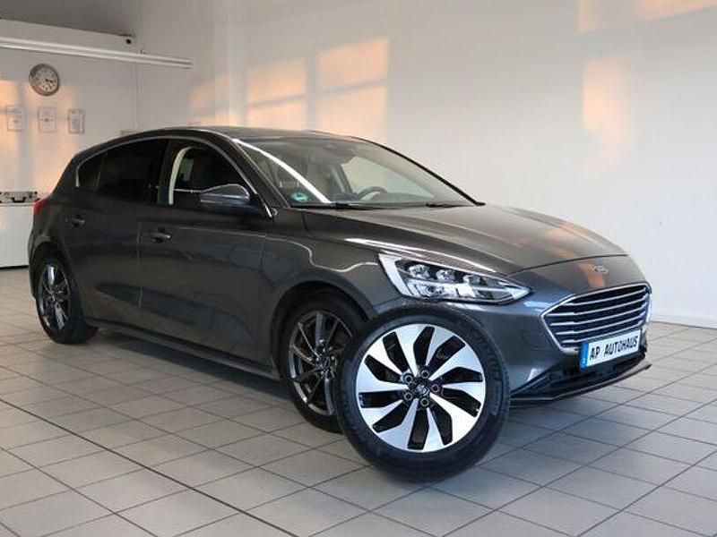 Magnetic Gebraucht 2018 Ford Focus Cool & Connect Limousine | 14.590 € (Fairer Preis) - Bild 1/3