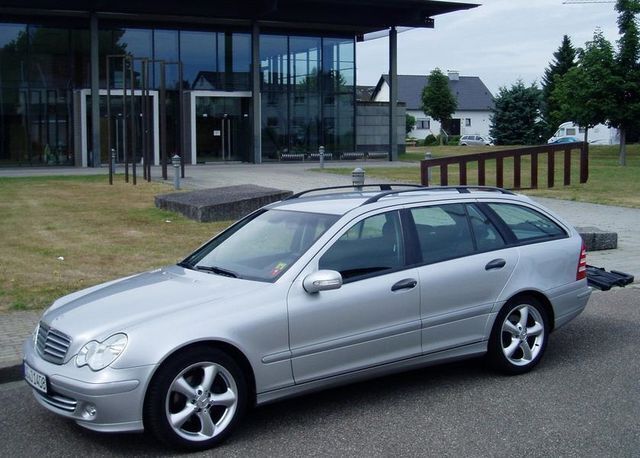 Gebraucht Mercedes 220 Classic 150 PS (110 kW) 2004 Silber Kombi