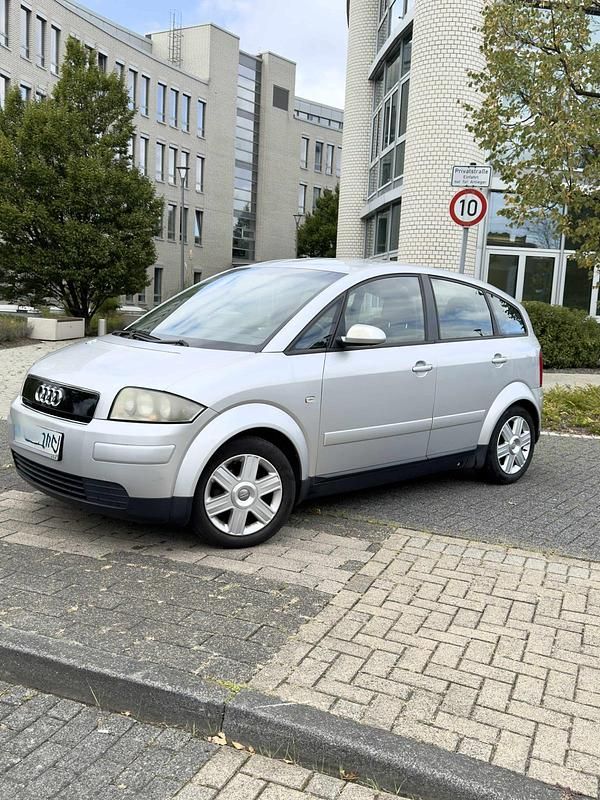 Grau Gebraucht 2002 Audi A2 Kleinwagen | 1.200 € (Superpreis) - Bild 1/4