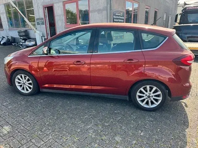 Second-hand Ford C-MAX Titanium 125 CP (91 kW) 2017 Roșu Monovolum