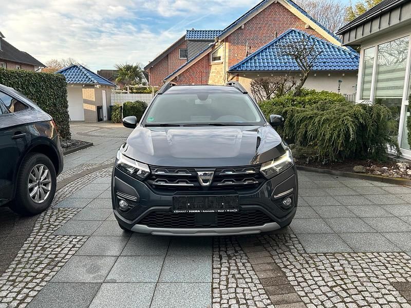 Gebraucht Dacia Jogger 101 PS (74 kW) 2022 Grau Van / Kleinbus