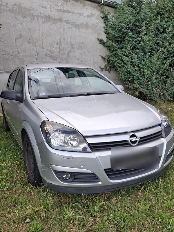 Silber Gebraucht 2005 Opel Astra Limousine | 650 € (Superpreis) - Bild 1/4