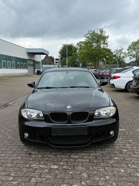 Schwarz Gebraucht 2010 BMW 116 M Sport Kleinwagen | 4.990 € (Fairer Preis) - Bild 1/4