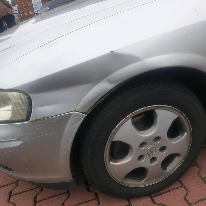 Grau Gebraucht 1998 Opel Vectra Limousine | 1.500 € (Fairer Preis) - Bild 1/4
