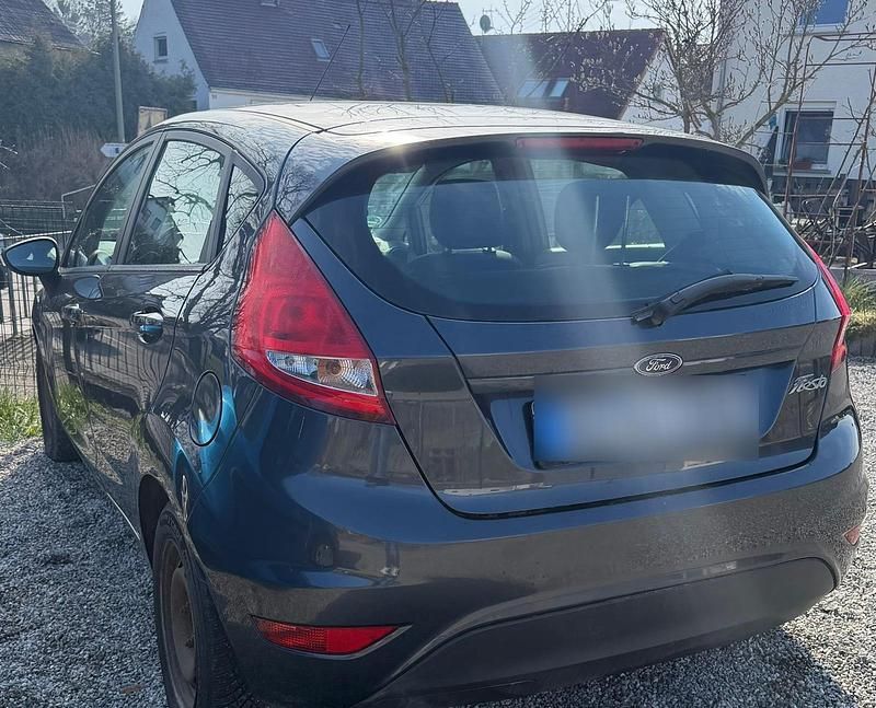 Gebraucht Ford Fiesta 75 PS (55 kW) 2009 Grau Kleinwagen