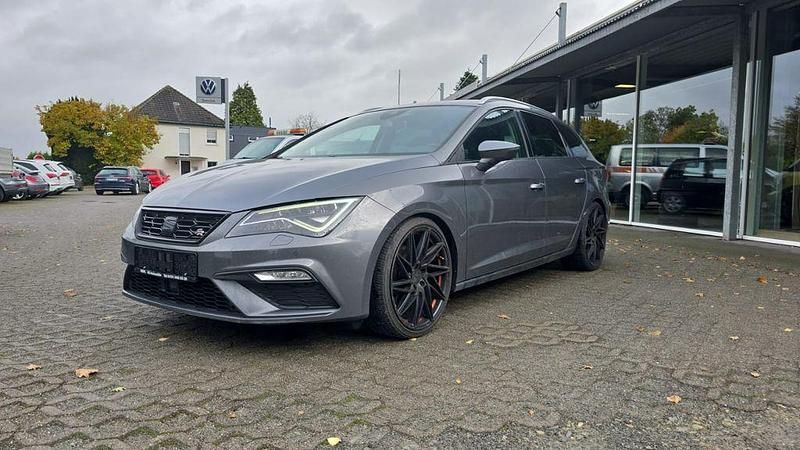 Grau Gebraucht 2018 Seat Leon ST FR Kombi | 12.400 € (Fairer Preis) - Bild 1/4