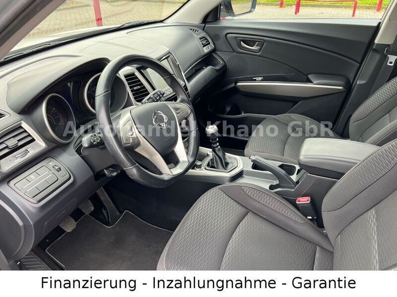 Gebraucht SsangYong Tivoli 128 PS (94 kW) 2018 Silber SUV