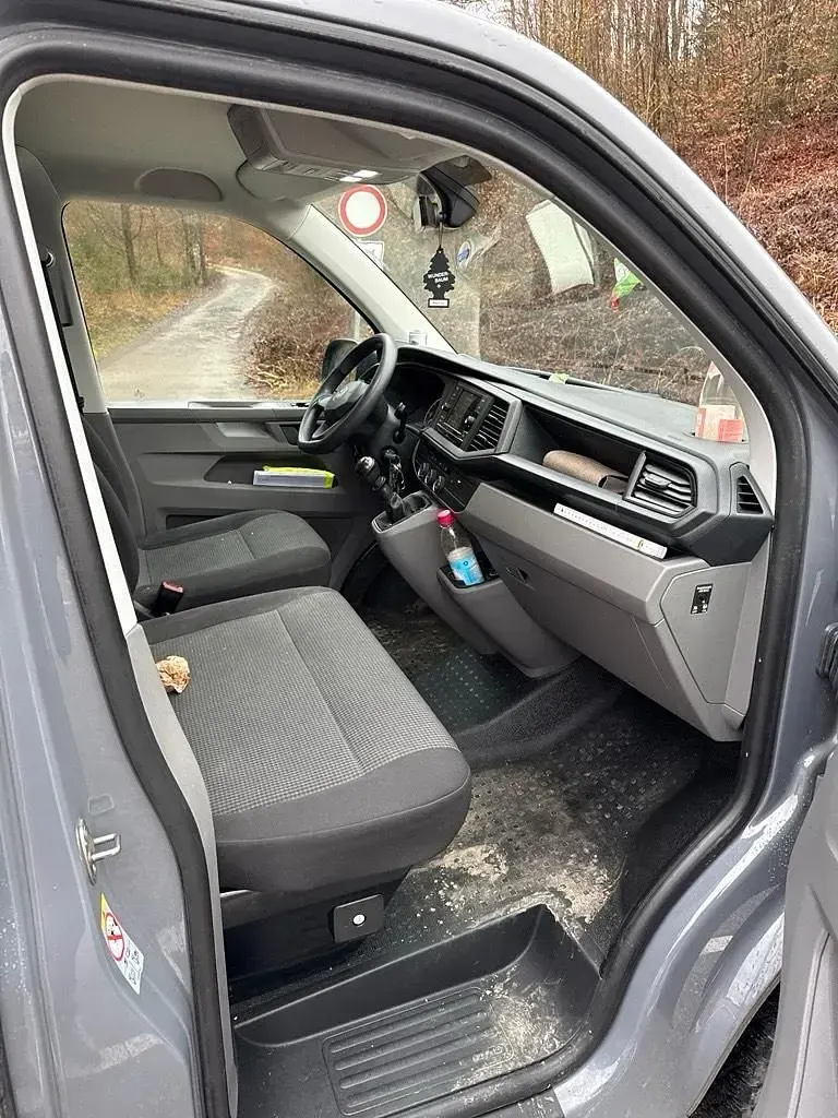 Używany VW Transporter 100 KM (73 kW) 2021 Szary Van