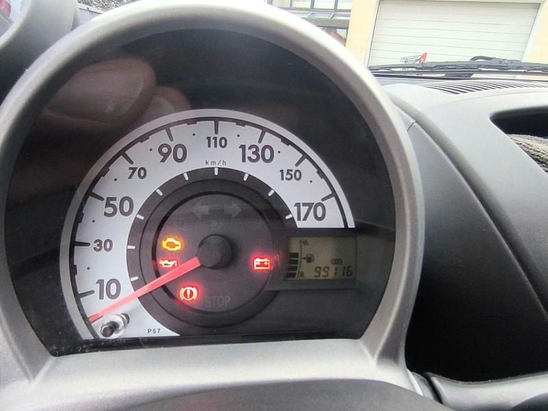 Gebraucht Citroën C1 Tendance 68 PS (50 kW) 2012 Rot Kleinwagen