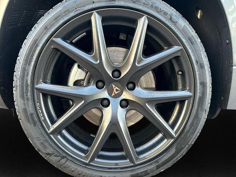 Neu Cupra Ateca 150 PS (110 kW) 2025 Grau SUV
